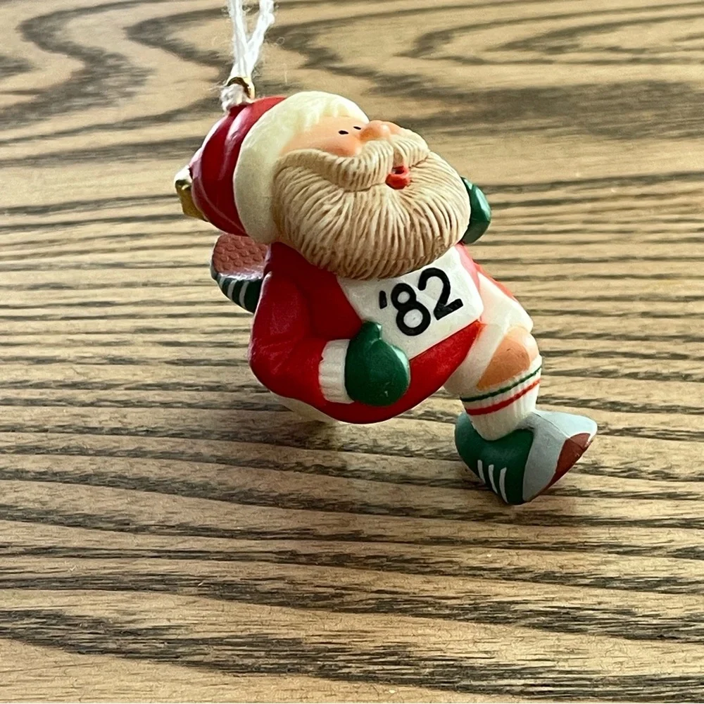Vintage‎ Hallmark Santa Jogging 1982 Christmas Ornament